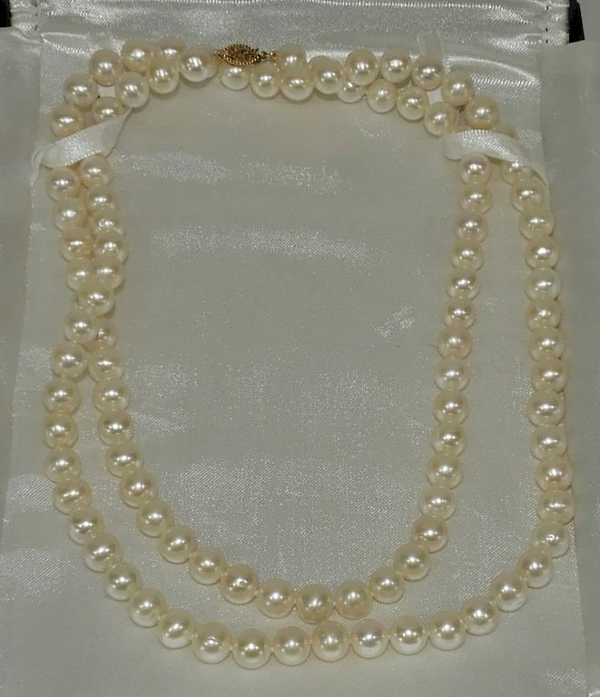 Appraisal: Estate Cultured White Iridescent Pearl Necklace China Contemporary Ninety-two round