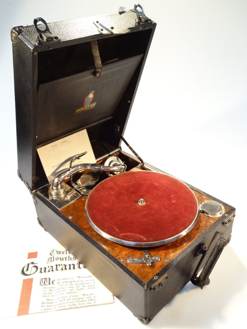 Appraisal: A mid- thC Dulcetto tabletop gramophone in a pressed black