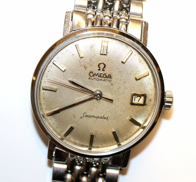 Appraisal: A GENTLEMANS OMEGA AUTOMATIC SEAMASTER chrome case silvered dial and