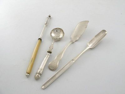 Appraisal: A George II silver marrow scoop conventional form by Edward