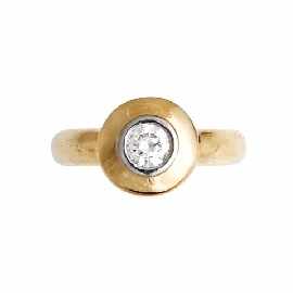 Appraisal: An ct gold round brilliant cut diamond ring estimated diamond