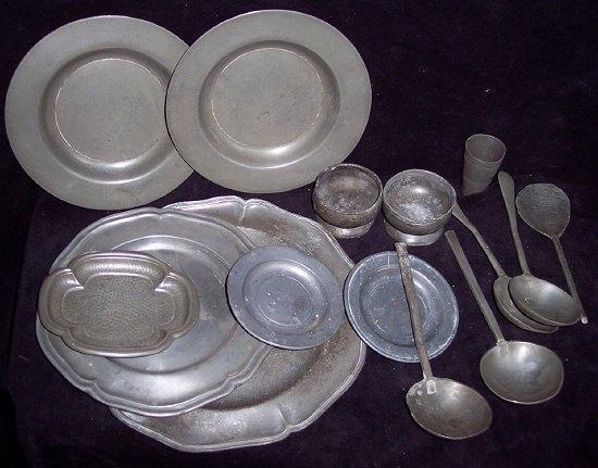 Appraisal: A quantity of th Century and later pewter including spoons