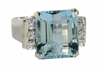 Appraisal: kt Aquamarine and Diamond Ring with central emerald cut aquamarine