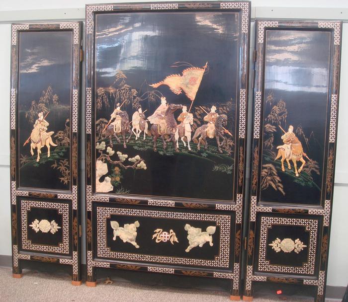 Appraisal: Three part Chinese screen with applied hardstone carving of Samurai