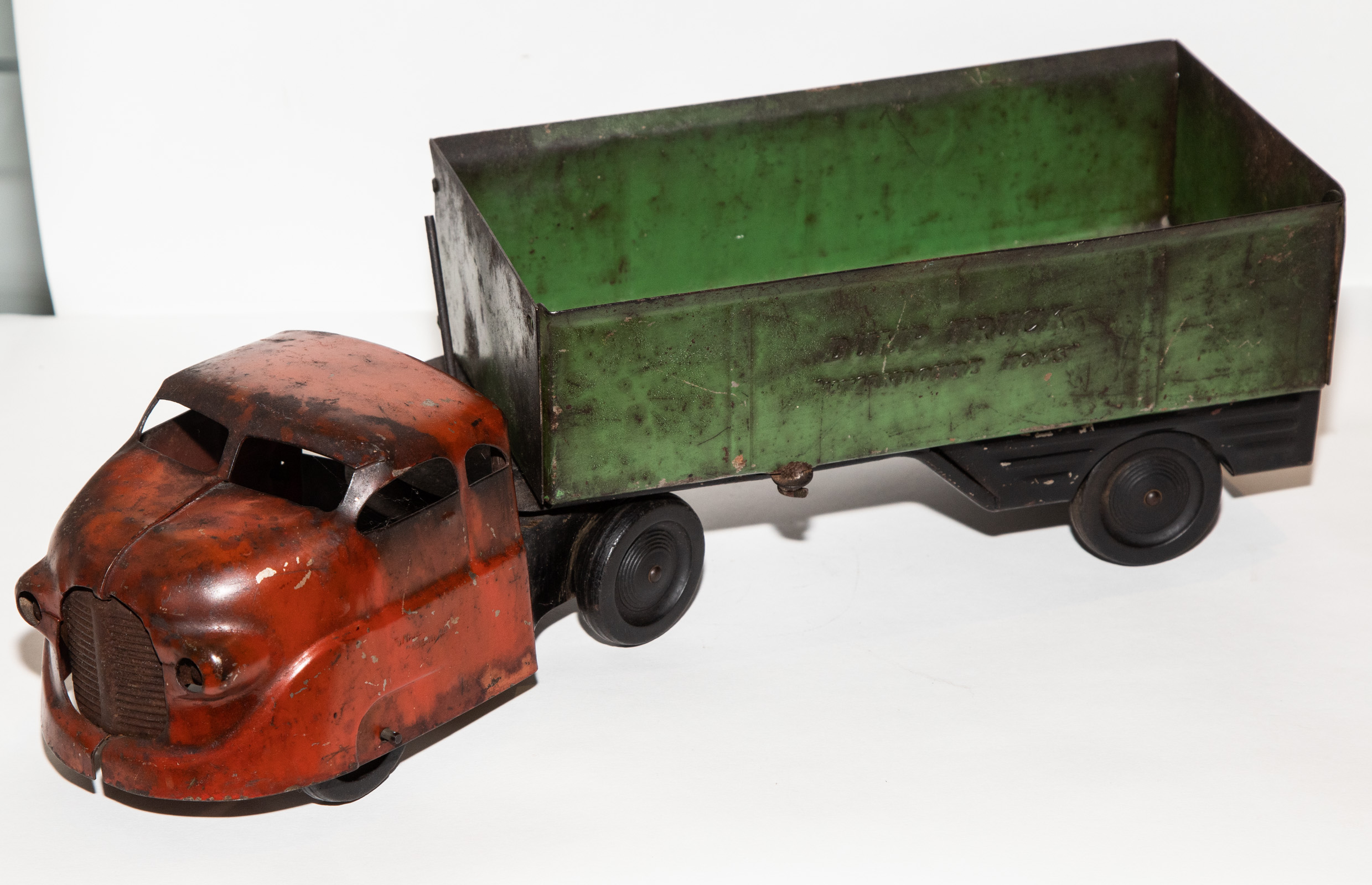 Appraisal: WYANDOTT PRESSED STEEL SIDE DUMPING TRUCK