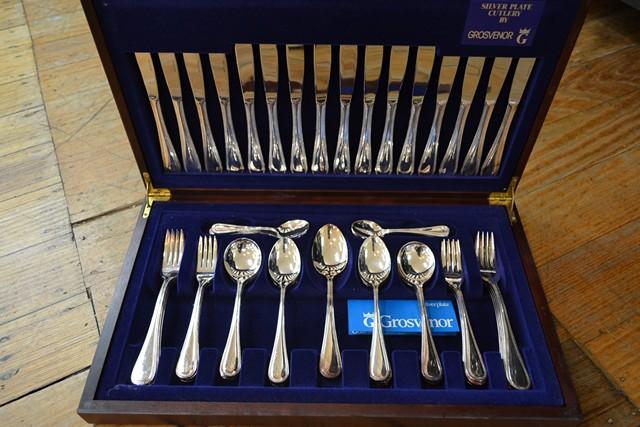 Appraisal: GROSVENOR SILVER PLATE CUTLERY SET FOR EIGHT