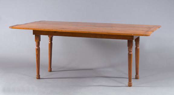 Appraisal: Good American Heart Pine Drop-Leaf Farmhouse Table ca the top