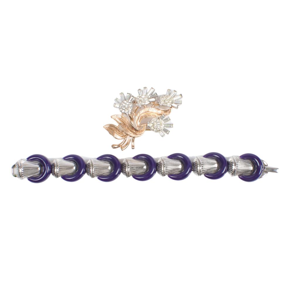 Appraisal: TRIFARI PC RETRO BRACELET WITH LINKED SILVER TONE FANS ENCIRCLED