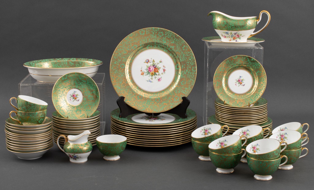 Appraisal: MINTON PORCELAIN BROCADE PATTERN DINNER SVC Minton porcelain Green Brocade