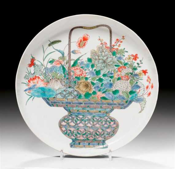 Appraisal: A FAMILLE VERTE SAUCER WITH FLOWER BASKET DESIGN China Kangxi