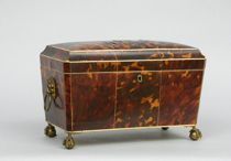 Appraisal: Tortoise Shell Tea Caddy Tortoise shell tea caddy with yellow