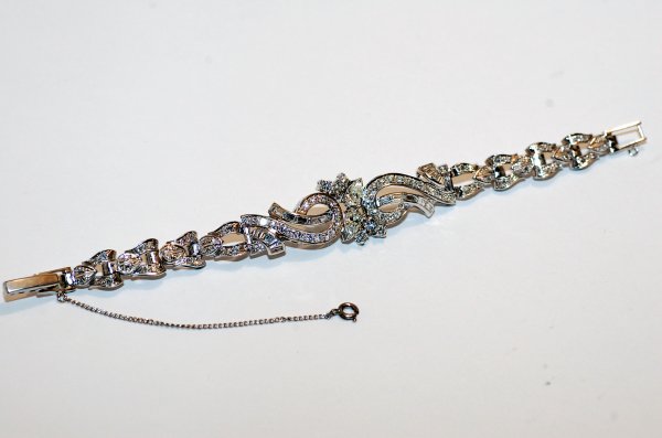 Appraisal: Mid-twentieth century cast and assembled bracelet of marked K white