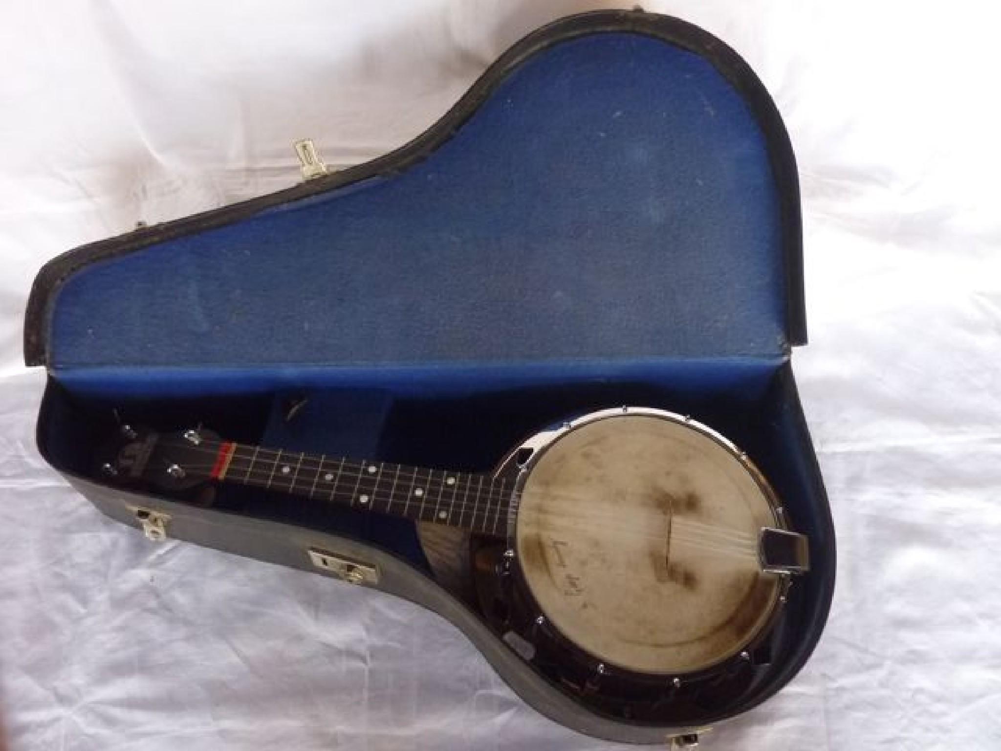 Appraisal: A good George Fornby banjo and case the banjo with