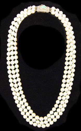 Appraisal: TRIPLE STRAND NECKLACE OF CULTURED PEARLS - mm Light cream