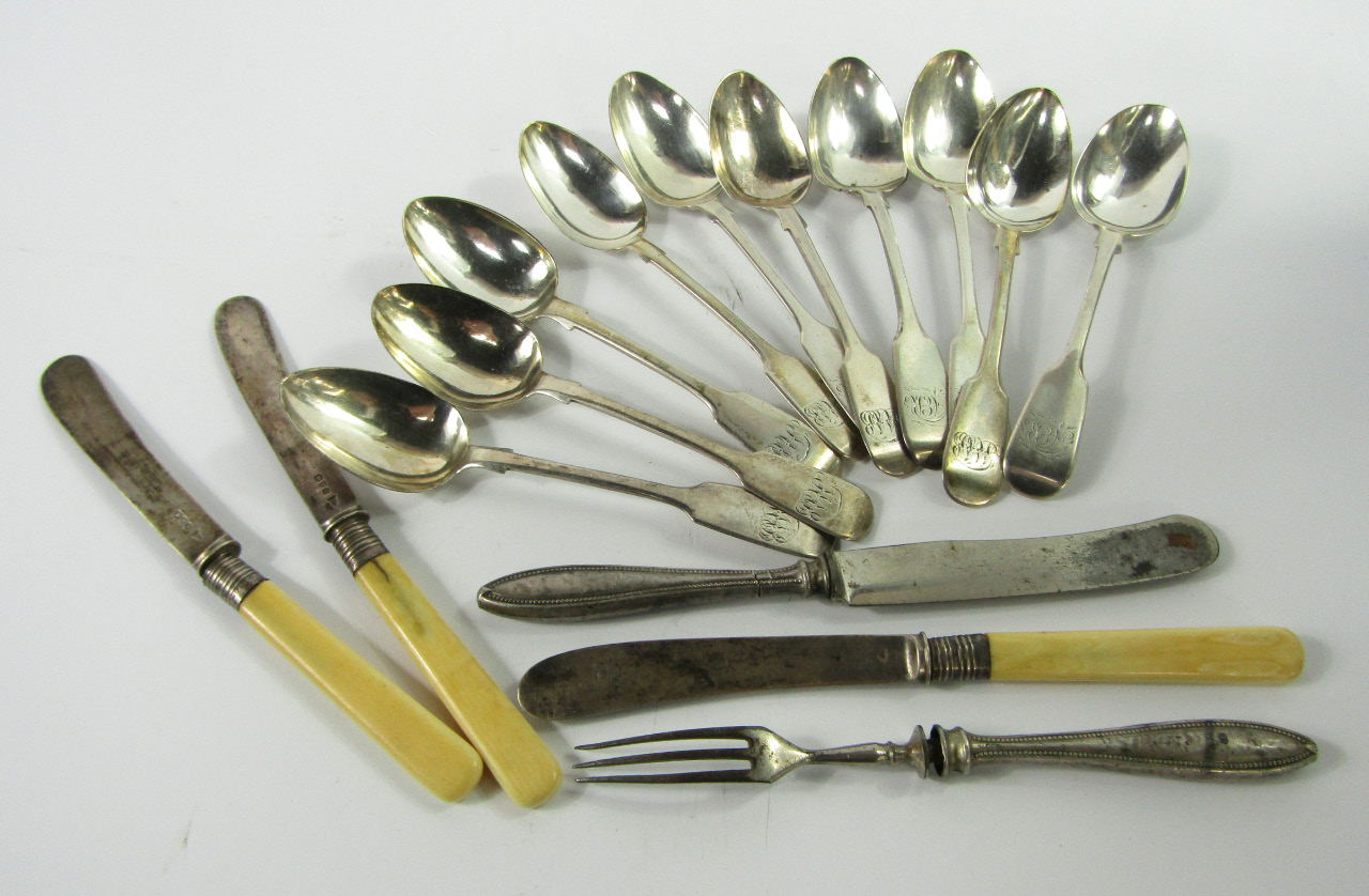 Appraisal: A set of Victorian silver fiddle pattern teaspoons Exeter makers