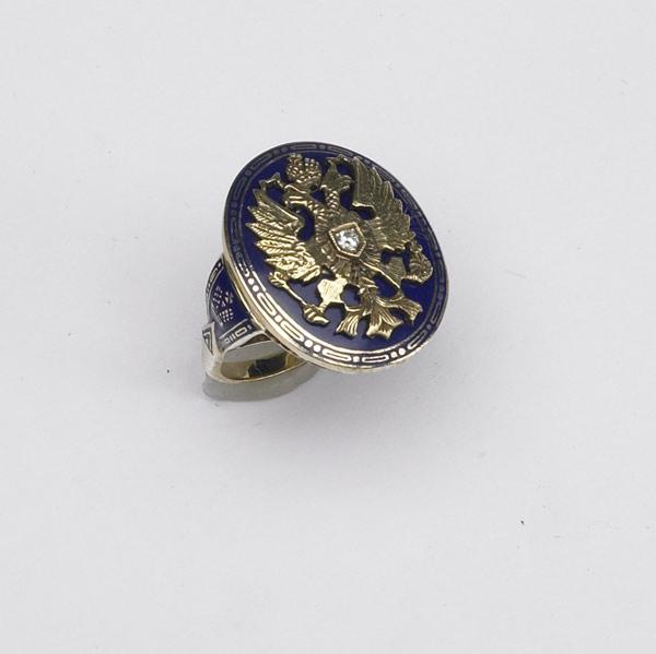 Appraisal: RUSSIAN STYLE RING Stylized Russian double-headed eagle and diamond k