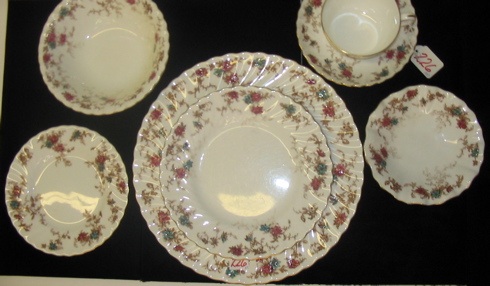 Appraisal: AN ENGLISH MINTONS FINE CHINA SET pieces in the Ancestral