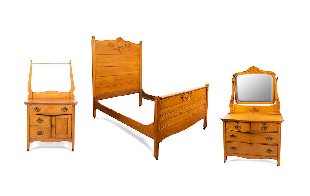 Appraisal: Piece Highback Oak Bedroom Set bed is Good condition with