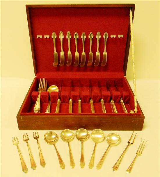 Appraisal: Gorham ''King Albert'' pattern flatware in wood box butter knives