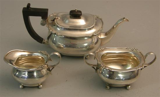 Appraisal: George V matched three-piece silver tea service comprising tea pot