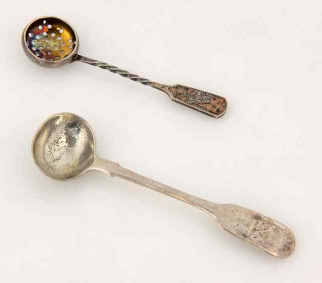 Appraisal: A silver salt spoon Birmingham with pierced bowl and a