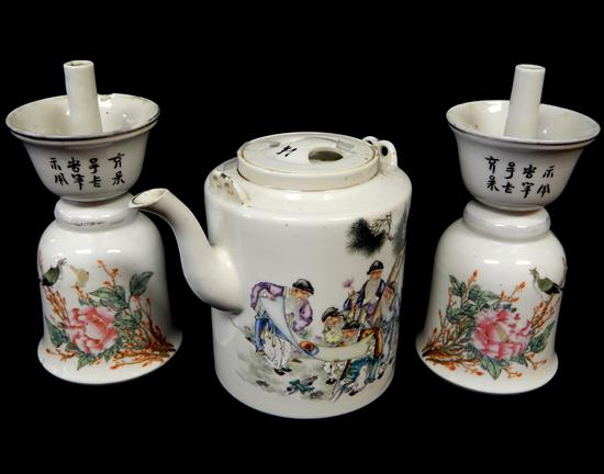 Appraisal: Three pieces of early th C Chinese porcelain including a