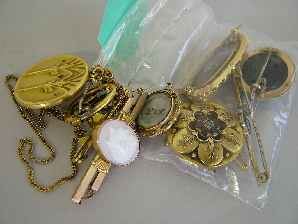 Appraisal: Six various Victorian brooches gold fob and locket