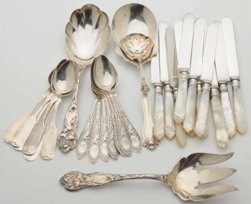 Appraisal: A Group of Miscellaneous American Silver Including a pair of