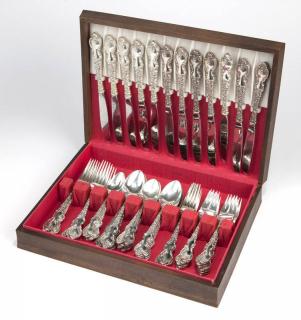 Appraisal: An International Silver ''Dubarry'' sterling silver flatware service Introduced Meriden