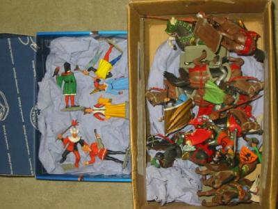 Appraisal: A collection of fifteen Starlux plastic medieval figures comprising a