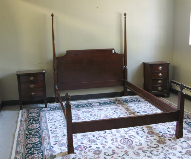 Appraisal: FOUR ARTICLES OF FEDERAL STYLE MAHOGANY BEDROOM FURNITURE American mid