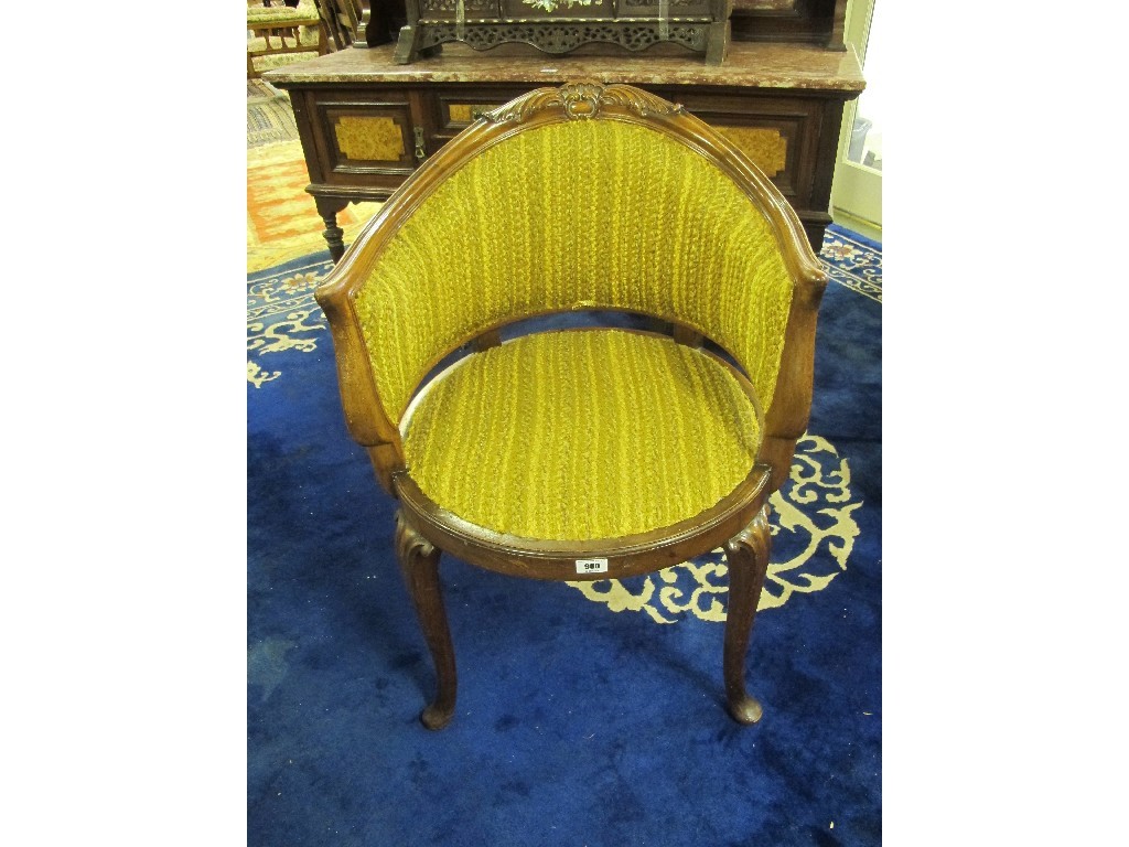 Appraisal: Mahogany bow back armchair