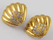 Appraisal: A pair of yellow metal tests carat gold earrings designed