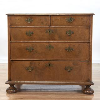 Appraisal: Queen Anne burled walnut chest of drawers Queen Anne burled