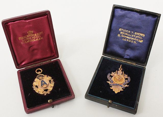 Appraisal: A LATE TH CENTURY CT GOLD CYCLING MEDAL and set