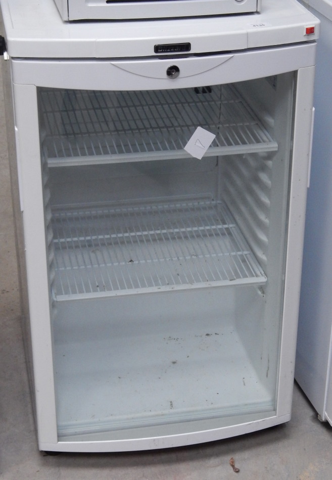 Appraisal: A Blizzard undercounter drinks cabinet