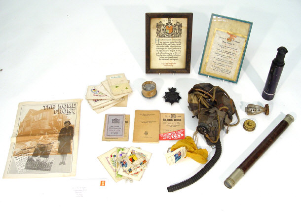 Appraisal: Collection of military items including an airman's leather helmet and