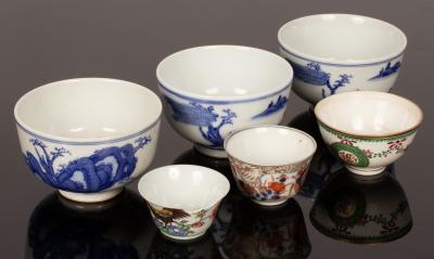 Appraisal: Three Chinese blue and white bowls cm diameter and two