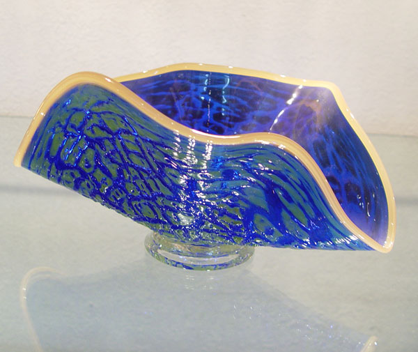 Appraisal: CHRIS MOSEY IGNIS STUDIO ART GLASS FLUTTERBOWLS To include Smaller