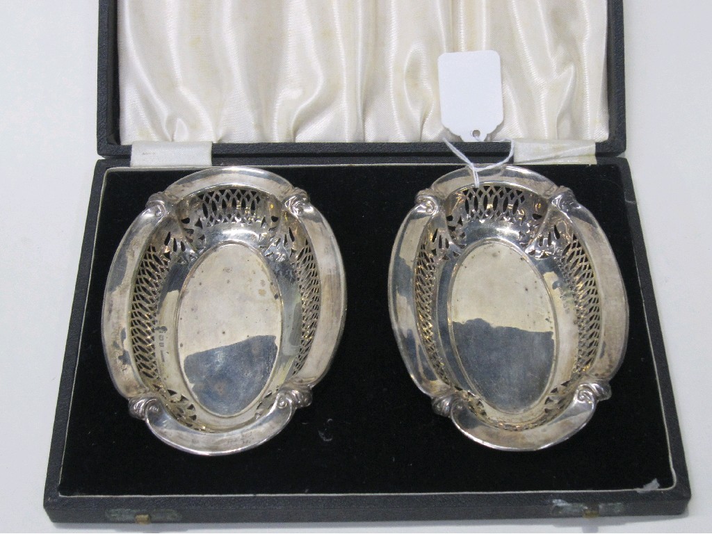 Appraisal: Cased pair of silver bon bon dishes Birmingham