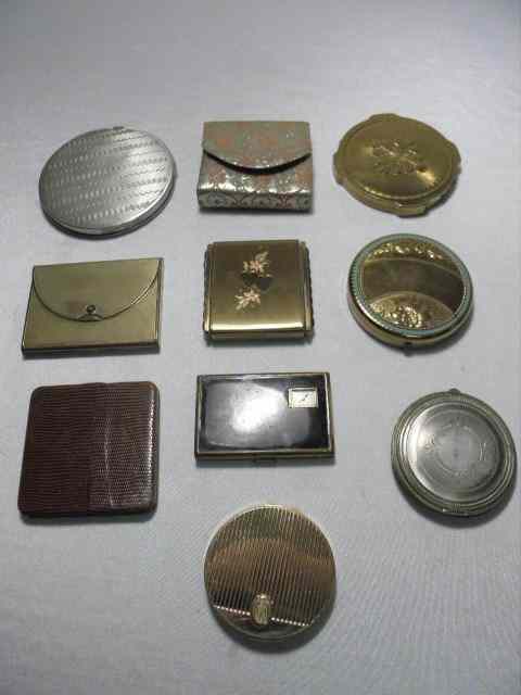 Appraisal: Assorted ladies vintage powder compacts total pieces Brands such as