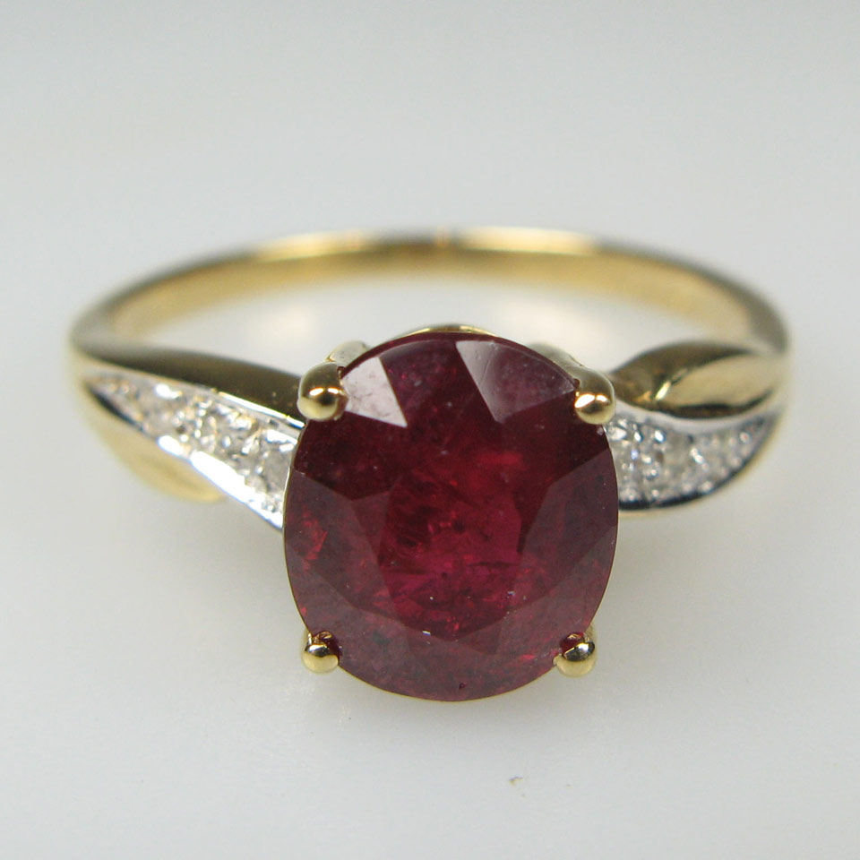 Appraisal: k White Gold Ring set with an oval cut ruby