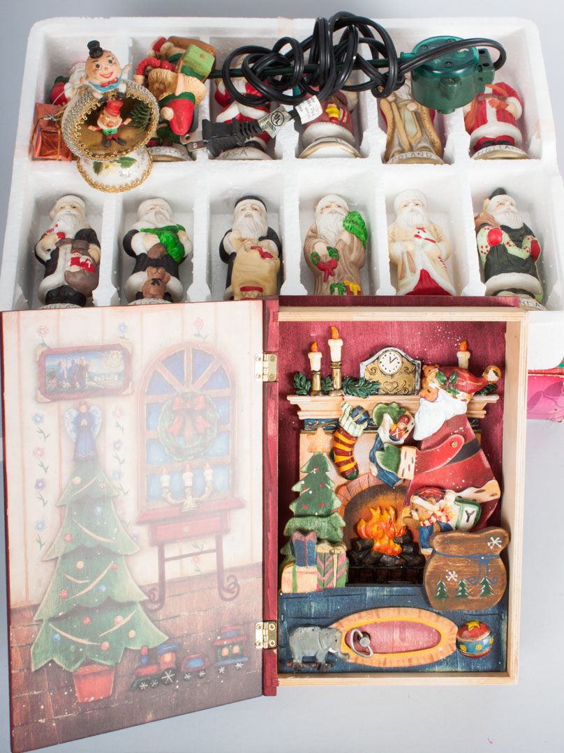 Appraisal: Assorted Christmas items including German Christmas eggs Santa figures and