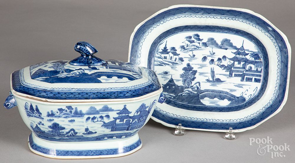 Appraisal: Chinese export Canton tureen and undertray Chinese export porcelain Canton