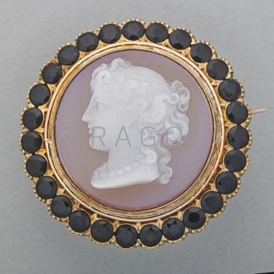 Appraisal: VICTORIAN K GOLD CAMEO MOURNING BROOCH Round hardstone cameo depicts