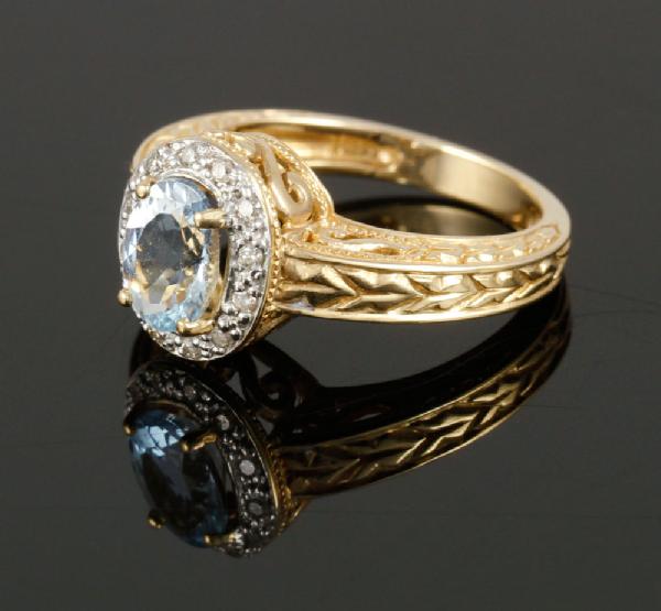 Appraisal: - K Diamond and Aquamarine Ring K yellow gold diamond