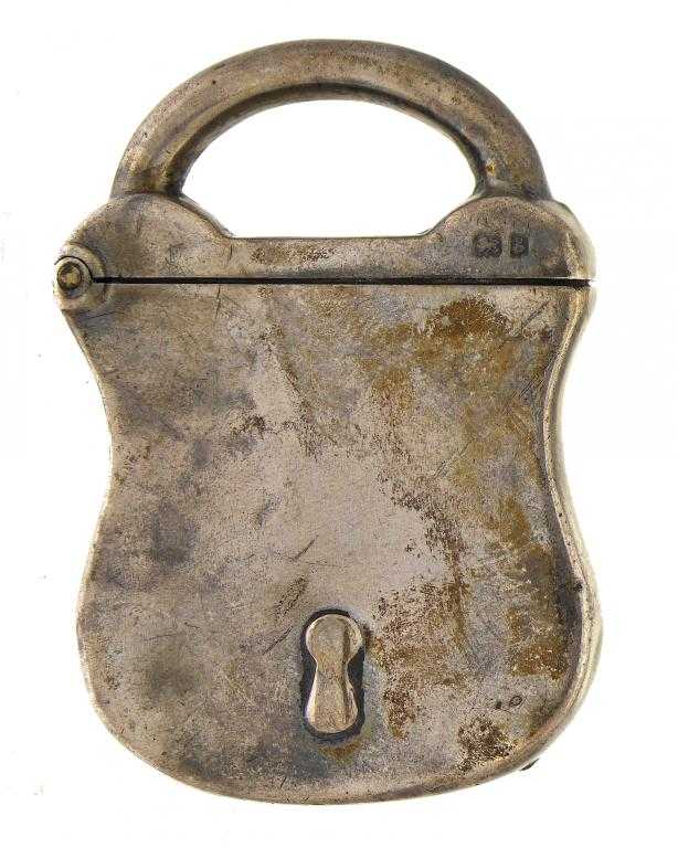 Appraisal: AN EDWARD VII SILVER PADLOCK NOVELTY VESTA CASE cm h