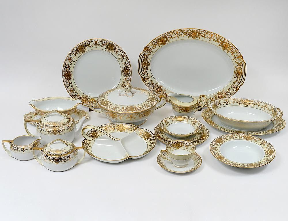 Appraisal: ONE HUNDRED SIXTEEN NORITAKE PORCELAIN PART DINNER SERVICE Japanese Comprising