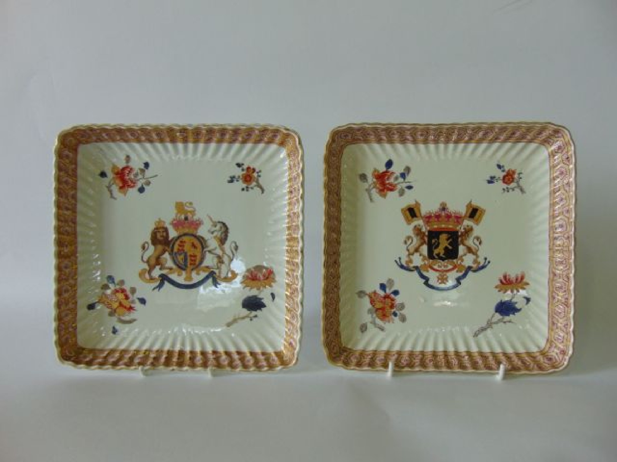 Appraisal: A pair of th century Samson type dishes of square