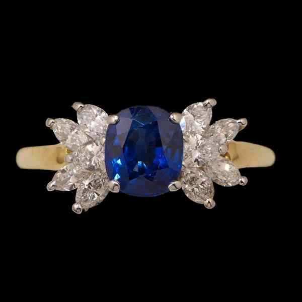 Appraisal: Tiffany Co k Sapphire and Diamond Ring Tiffany Co k